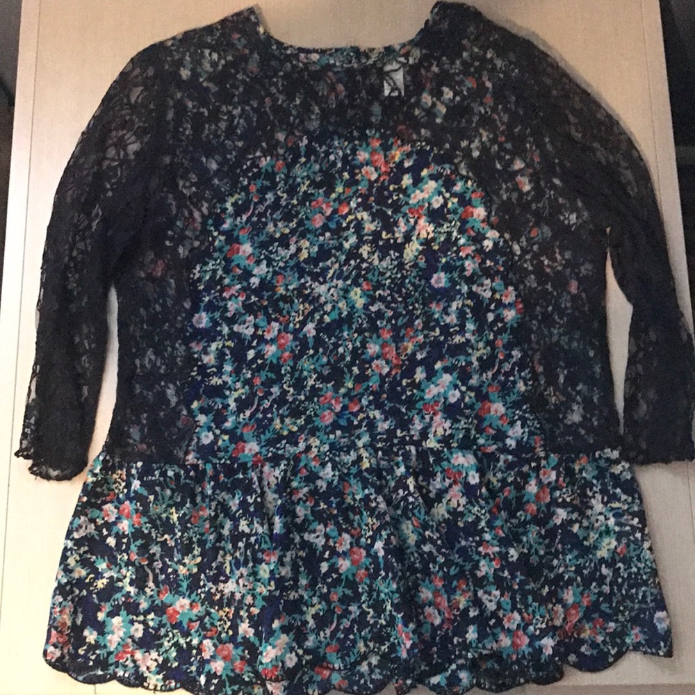 Cute lace and floral top !